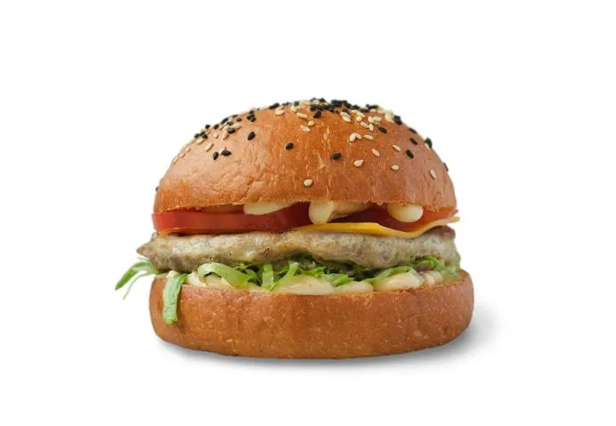 Бургер с цыплёнком и сыром чеддер