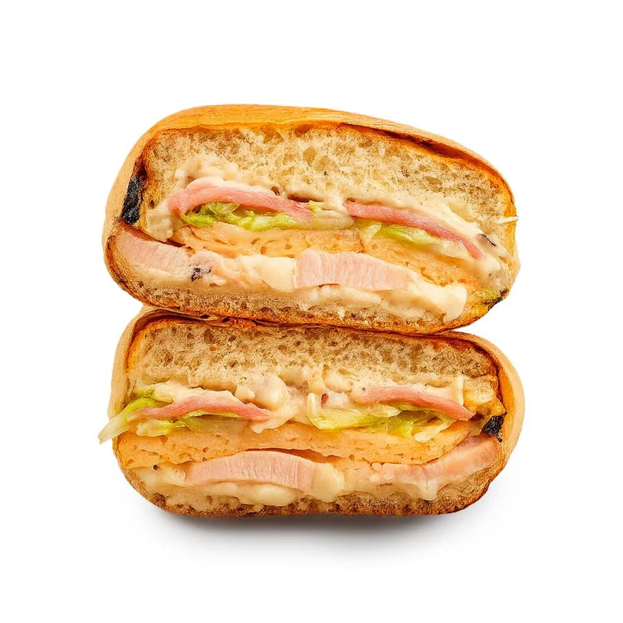 Сэндвич с ветчиной и курицей
